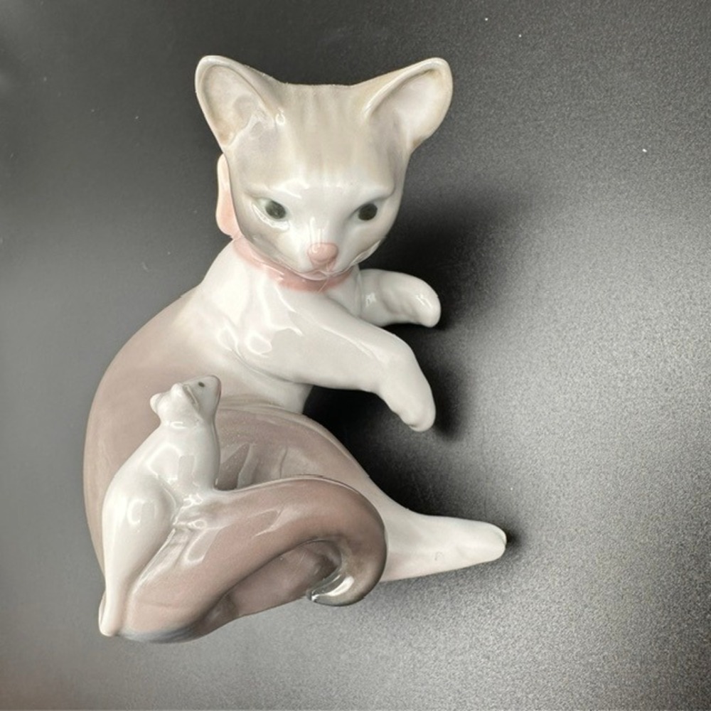 Lladro #5236 Cat and Mouse Porcelain Figurine DAISA 1984 Spain Vintage
